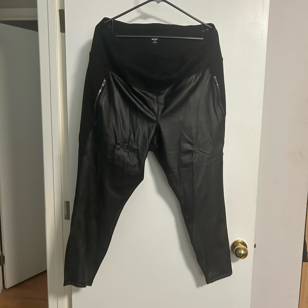 Old Navy Active Black Athletic Top